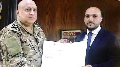 قائد الجيش بالإنابة يستقبل الصيدلي عمر مرجان ويشيد بمبادرته لدعم المؤسسة العسكرية