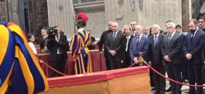 لبنان مقيماً وحاضراً برئيسه في وداع البابا... موقف لافت لبري: لن نسلم السلاح الآن!