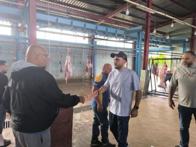 المرشح لرئاسة بلدية صيدا عمر مرجان وعدد من أعضاء اللائحة يتفقدون مسلخ المدينة