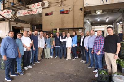 رئيس وأعضاء لائحة 'سوا لصيدا' جالوا في سوق بيع الخضار والفاكهة بالجملة - الحسبة