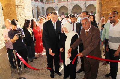 في خان الإفرنج .. 'سكوت يعلو صوته' بلمسات وإبداع طلاب جامعة رفيق الحريري