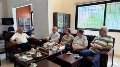 سعد يبحث  مع