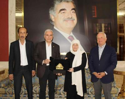 الحريري تلتقي رئيس اتحاد بلديات جزين رومانوس ونائبه وعرض للقضايا البلدية والحياتية والتنموية.