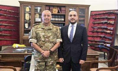 الصيدلي عمر مرجان يلتقي الأمين العام للمجلس الأعلى للدفاع اللواء الركن محمد المصطفى