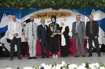 بهية الحريري رعت احتفال ثانوية منارة جبل عامل في المروانية بتخريج طلابها وتكريم متفوقيها