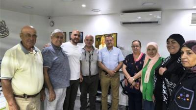 الصيدلي مرجان يلتقي 