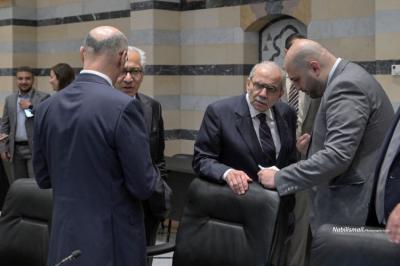 شيطنة الحكومة اللبنانية ورئيسها.. إشكالية الدولة وتكريس المثالثة