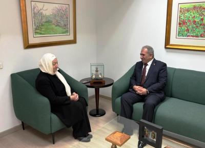 الحريري تلتقي السفير الفلسطيني وتستعرض الاوضاع الفلسطينية في مخيمات لبنان وغزة