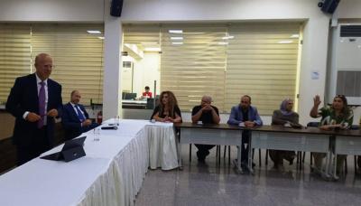 وزير التنمية الادارية من صيدا : لم يتبق من الموظفين العاملين في الادارات الرسمية سوى 25 بالمئة