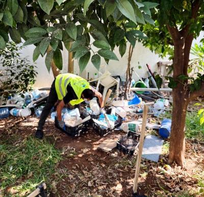 مبادرة اضافية للصيدلي عمر مرجان : حملة تنظيف شملت عدد من مدارس صيدا