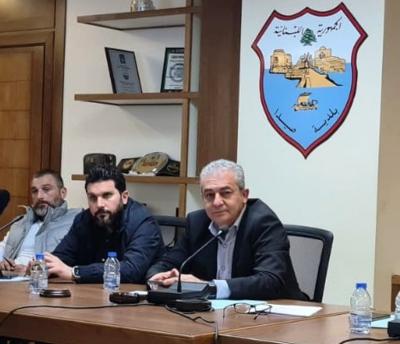 جلسة نقاش في بلدية صيدا حول طلب معمل النفايات السماح له باستعمال ارض البلدية المجاورة