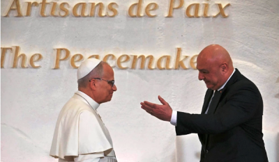 البابا في لبنان: رئيس الجمهورية يَلجُمُ محاولات عزله… وحزب الله يفرضُ نفسه